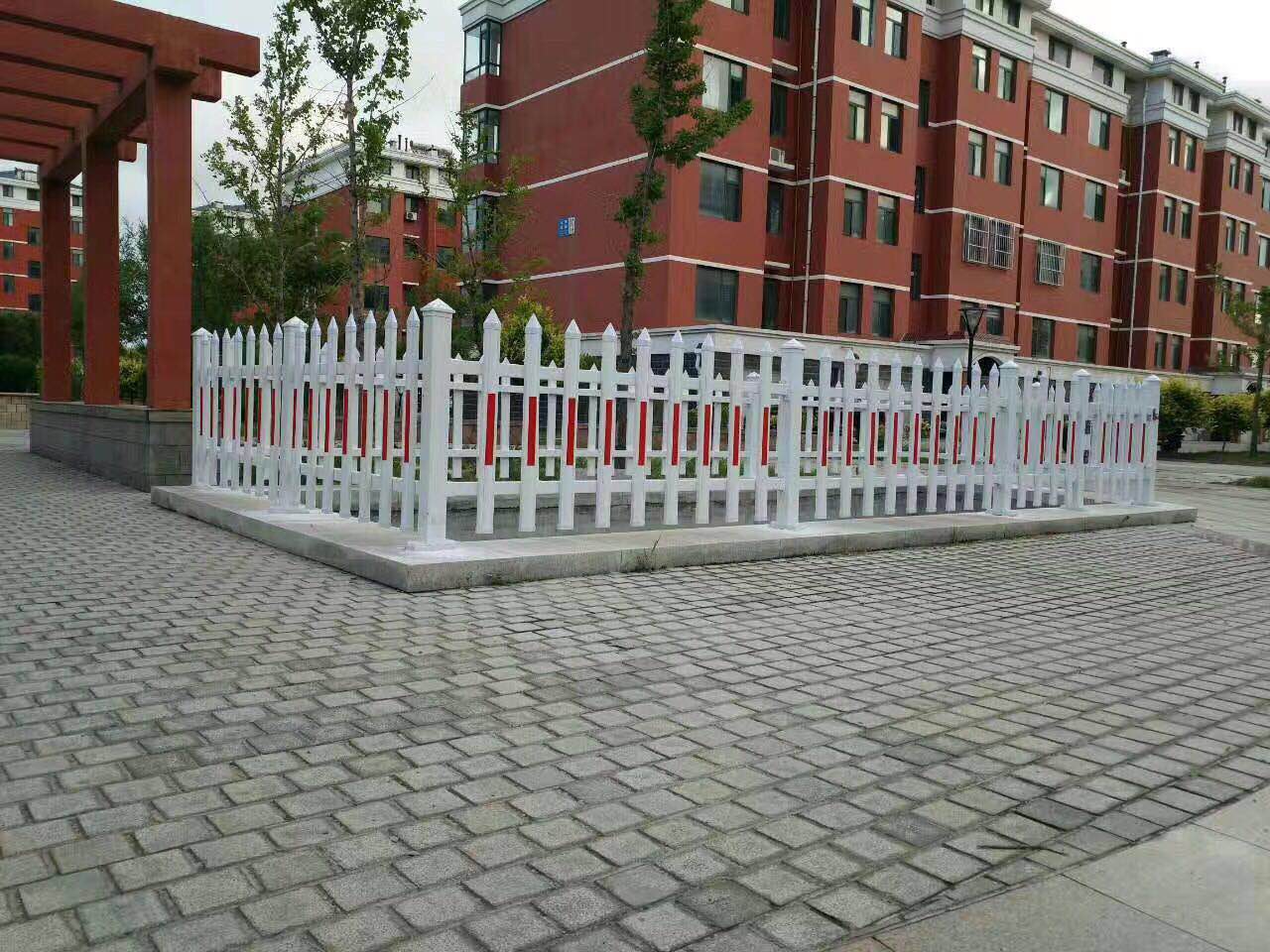 pvc護(hù)欄，鋅鋼護(hù)欄專(zhuān)業(yè)供應(yīng)商
